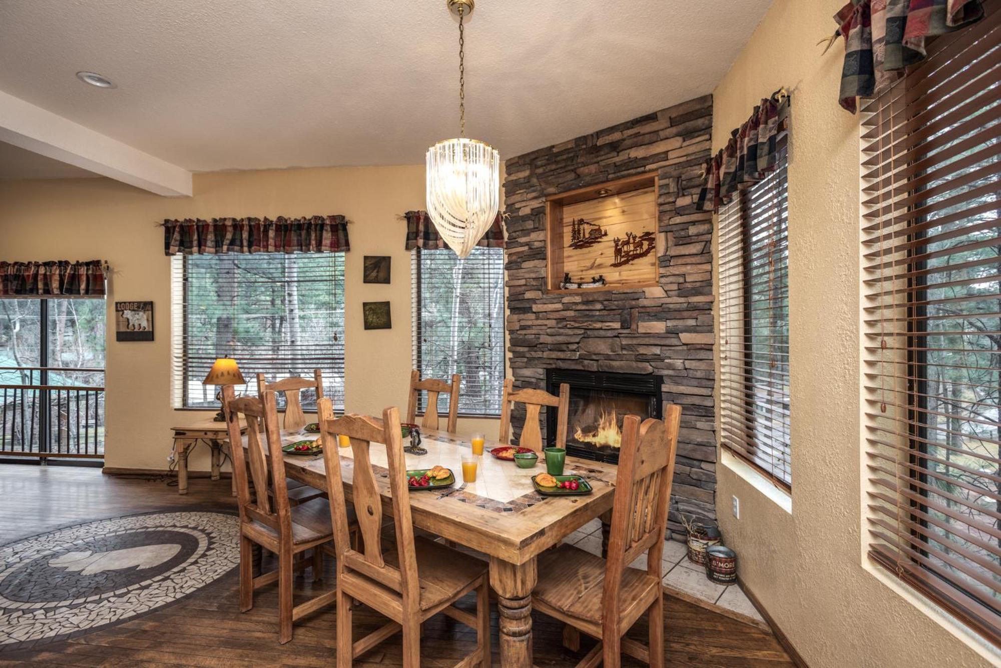 Upper Canyon Inn & Cabins 루이도소 외부 사진
