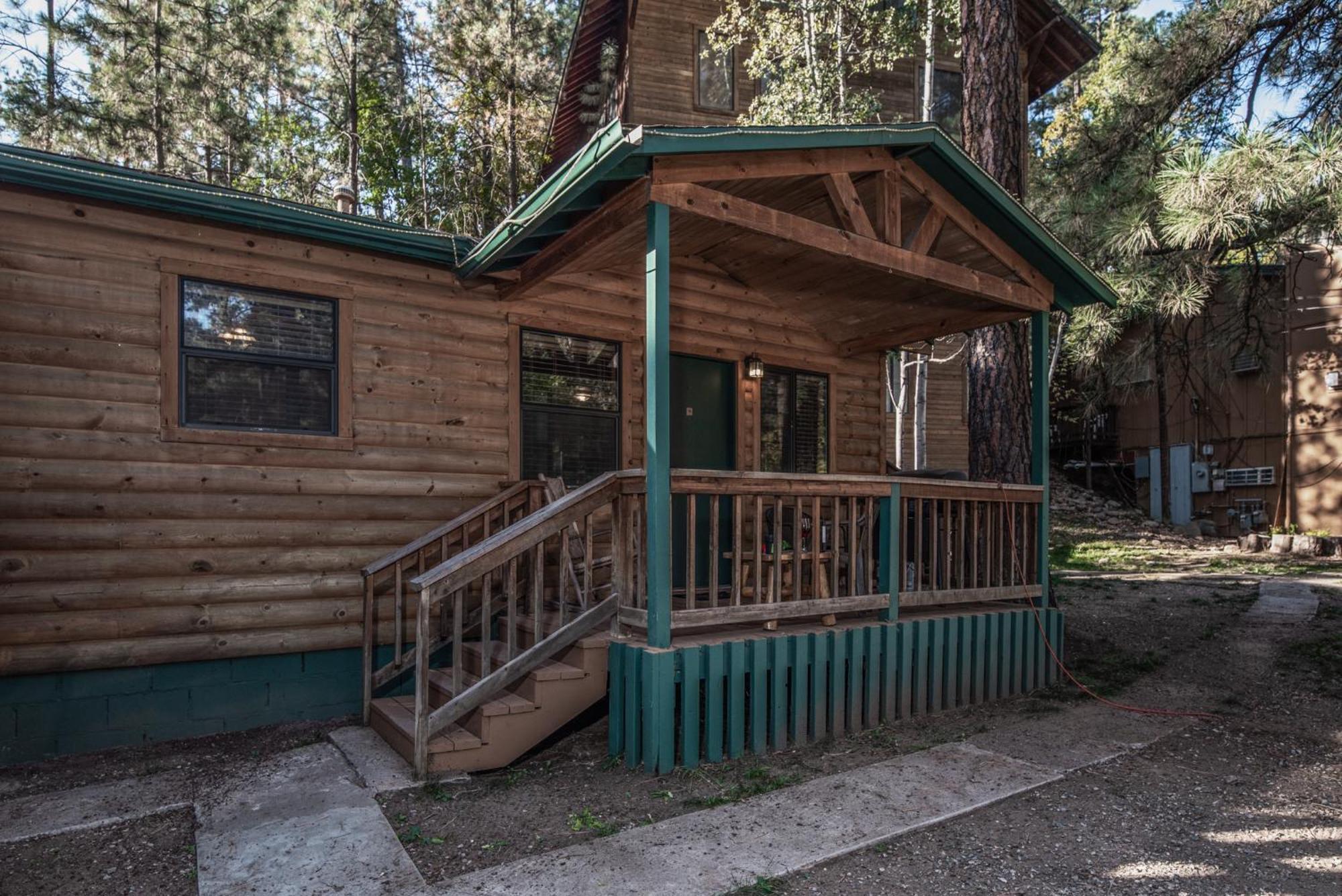 Upper Canyon Inn & Cabins 루이도소 외부 사진
